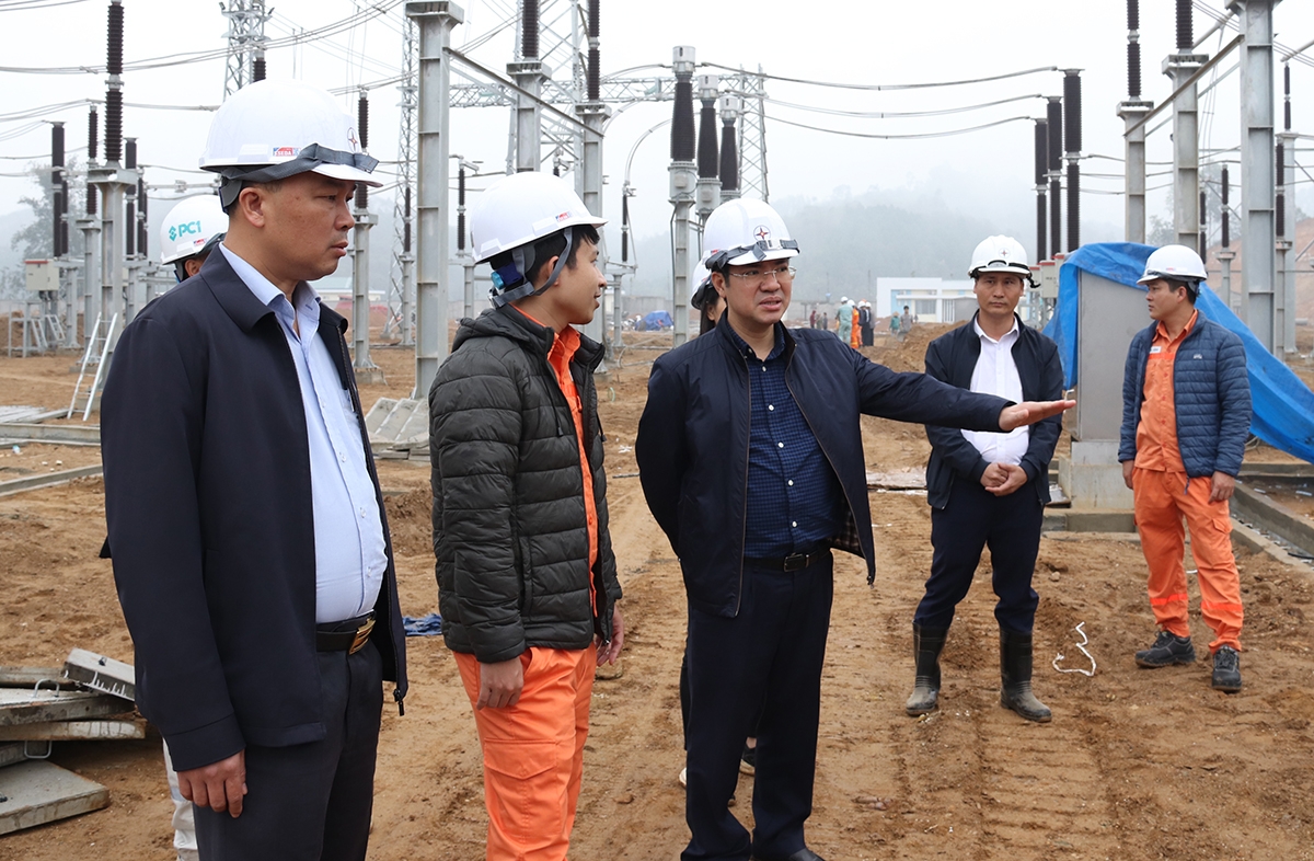Chặng đường nước rút dự án Trạm biến áp 500kV Lào Cai và các đường dây 220kV đấu nối