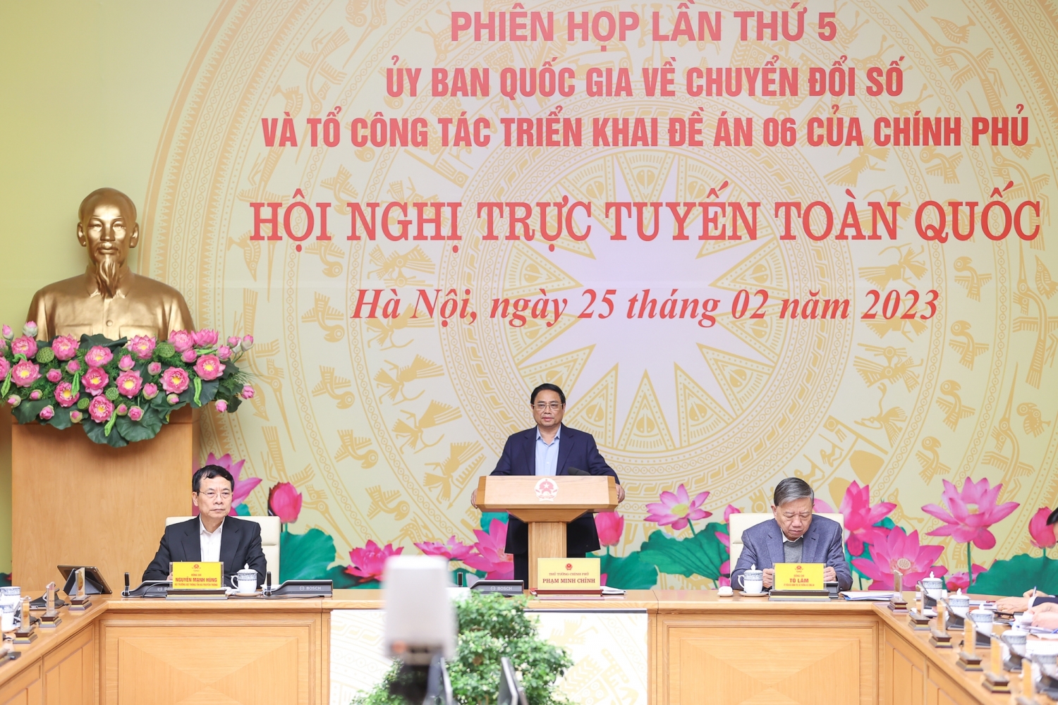Thủ tướng: Chuyển đổi số cần sự quyết tâm, quyết liệt, đổi mới sáng tạo trong lãnh đạo, chỉ đạo, điều hành