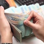 Tin tức kinh tế ngày 26/2: Lãi suất cho vay có dấu hiệu “hạ nhiệt”