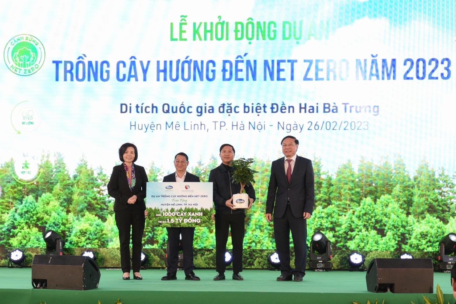 Thúc đẩy mục tiêu Net Zero Carbon năm 2050, Vinamilk khởi động dự án trồng cây tại Hà Nội Thúc đẩy mục tiêu Net Zero Carbon năm 2050, Vinamilk khởi động dự án trồng cây tại Hà Nội
