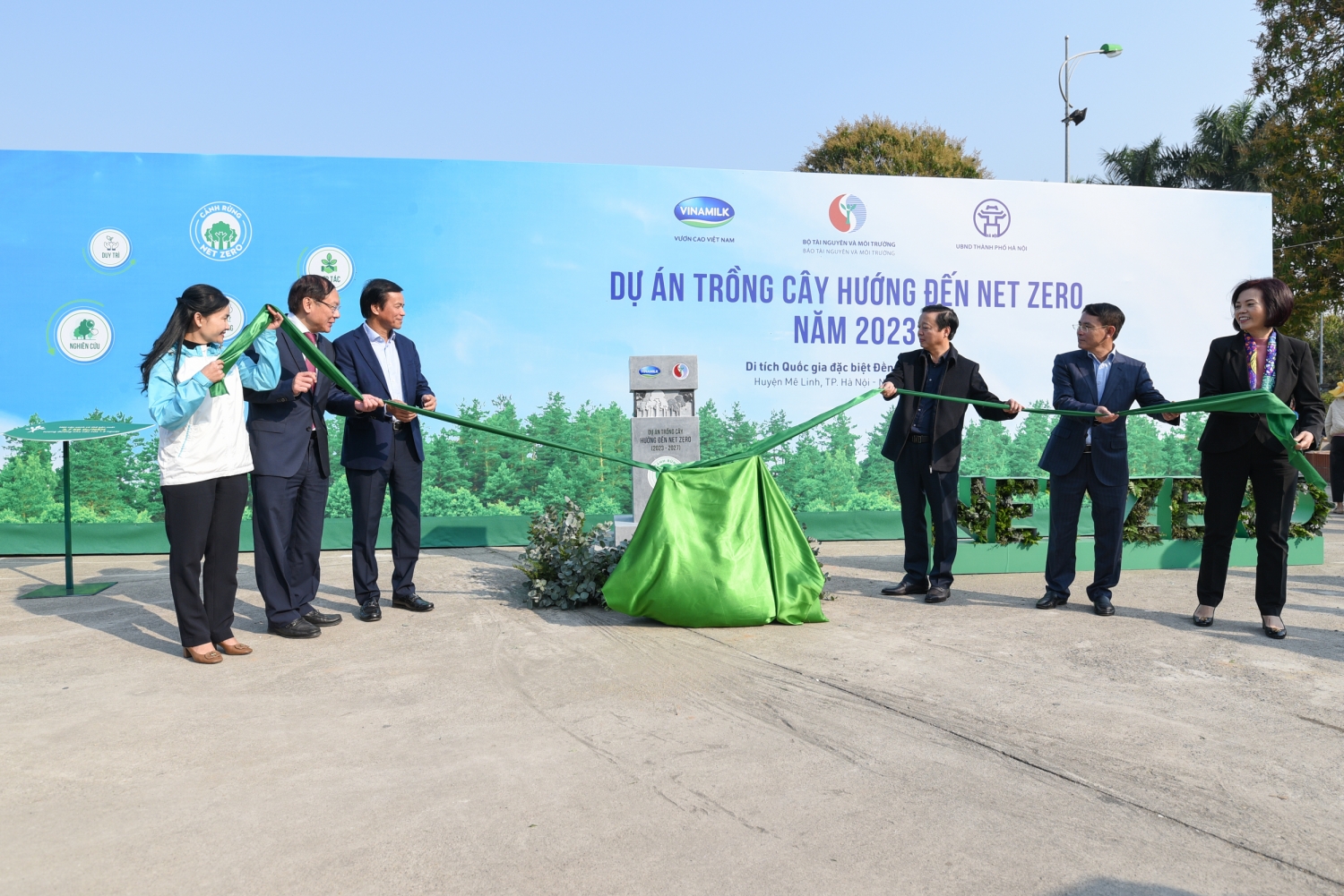 Thúc đẩy mục tiêu Net Zero Carbon năm 2050, Vinamilk khởi động dự án trồng cây tại Hà Nội Thúc đẩy mục tiêu Net Zero Carbon năm 2050, Vinamilk khởi động dự án trồng cây tại Hà Nội