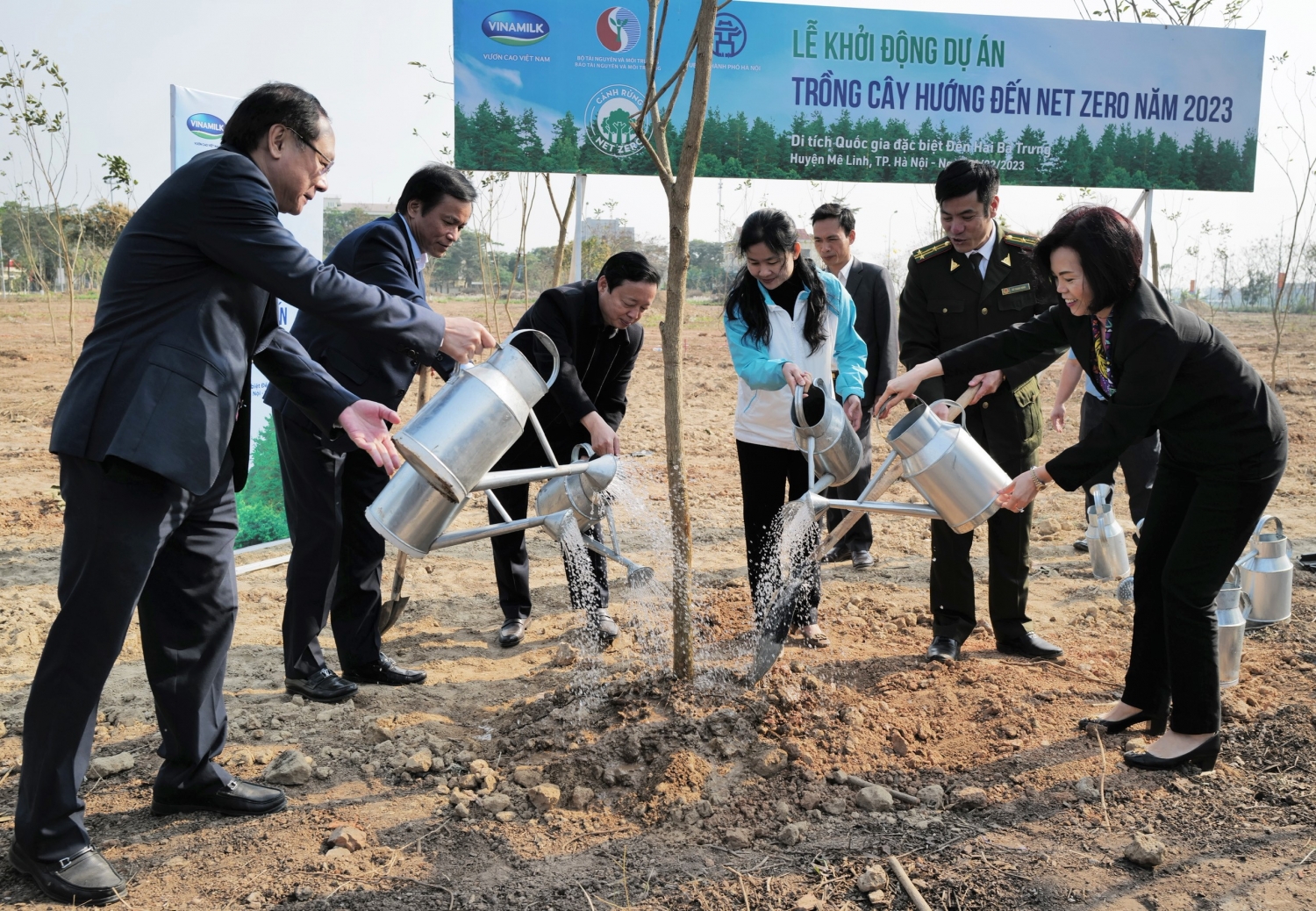 Thúc đẩy mục tiêu Net Zero Carbon năm 2050, Vinamilk khởi động dự án trồng cây tại Hà Nội Thúc đẩy mục tiêu Net Zero Carbon năm 2050, Vinamilk khởi động dự án trồng cây tại Hà Nội