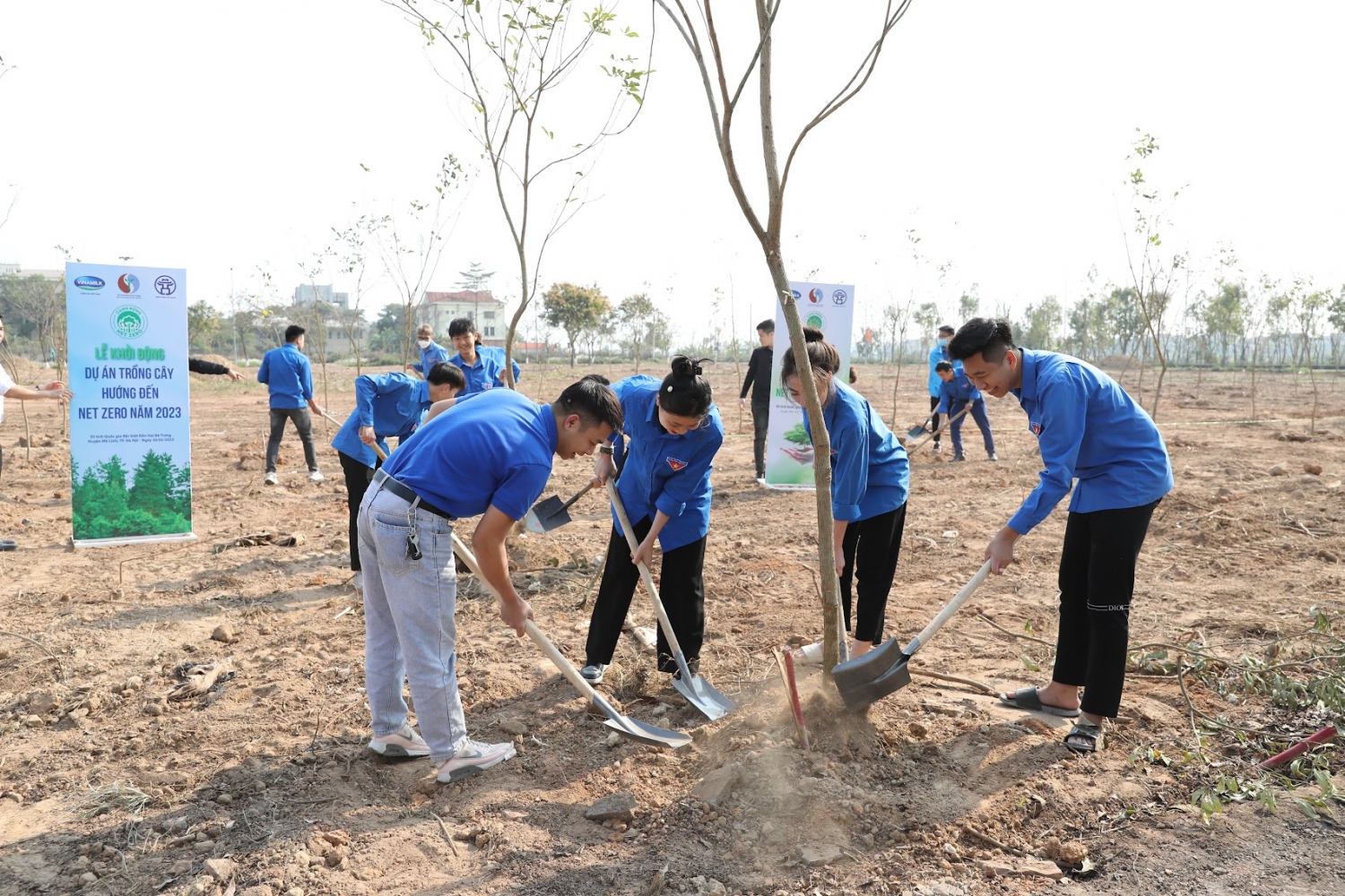 Thúc đẩy mục tiêu Net Zero Carbon năm 2050, Vinamilk khởi động dự án trồng cây tại Hà Nội Thúc đẩy mục tiêu Net Zero Carbon năm 2050, Vinamilk khởi động dự án trồng cây tại Hà Nội