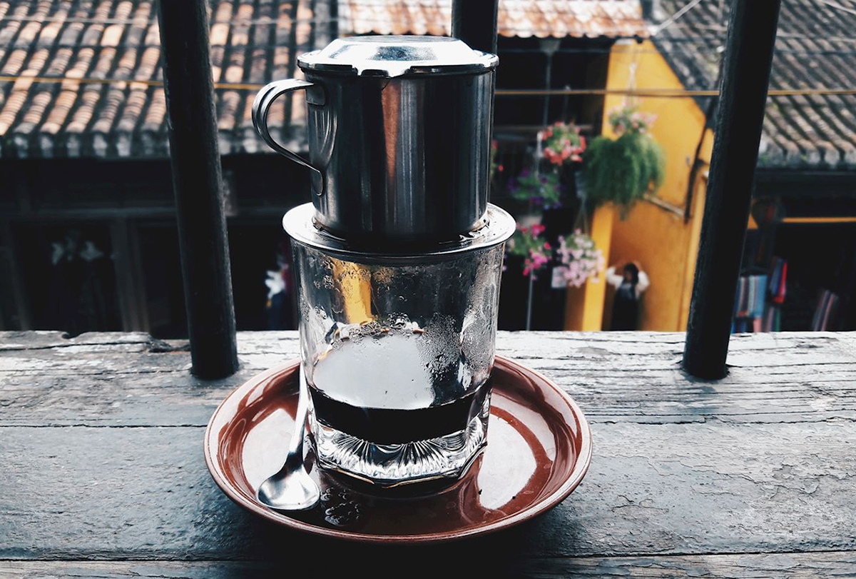 TasteAtlas ca ngợi cà phê sữa đá Việt Nam
