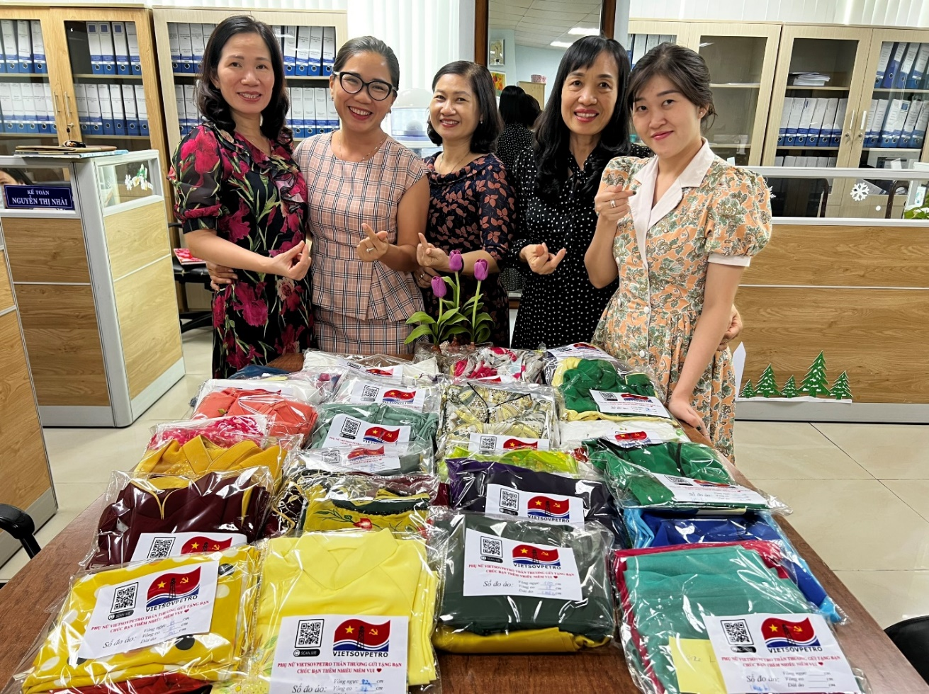 Ban Nữ công Vietsovpetro:  Tặng Áo dài – Trao gửi yêu thương