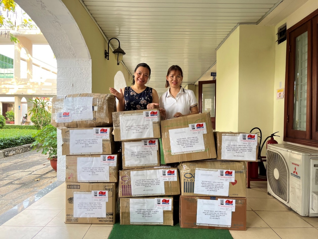 Ban Nữ công Vietsovpetro:  Tặng Áo dài – Trao gửi yêu thương