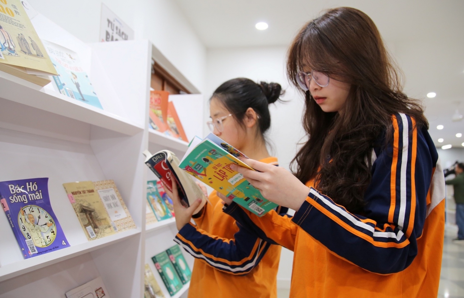 Để mỗi thanh niên chọn những cuốn sách làm bạn đồng hành