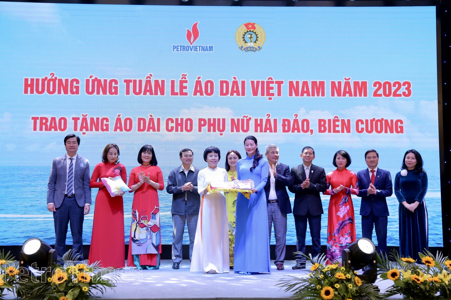 Xây dựng hình ảnh người phụ nữ Dầu khí trí tuệ, năng động, sáng tạo, nhân ái, nghĩa tình