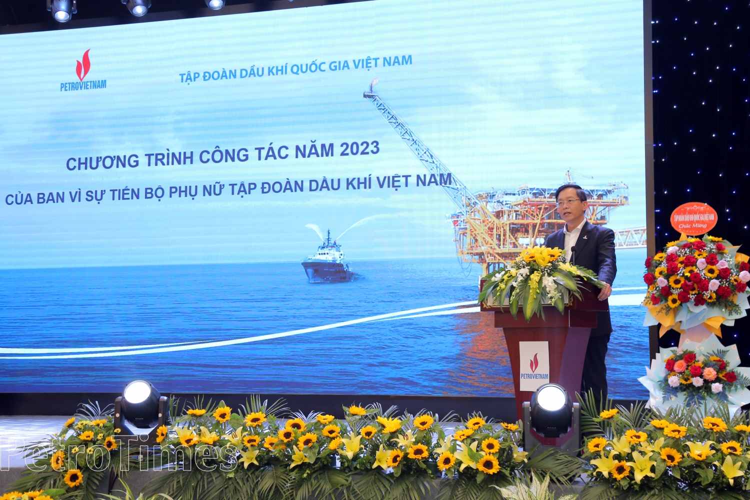 Xây dựng hình ảnh người phụ nữ Dầu khí trí tuệ, năng động, sáng tạo, nhân ái, nghĩa tình
