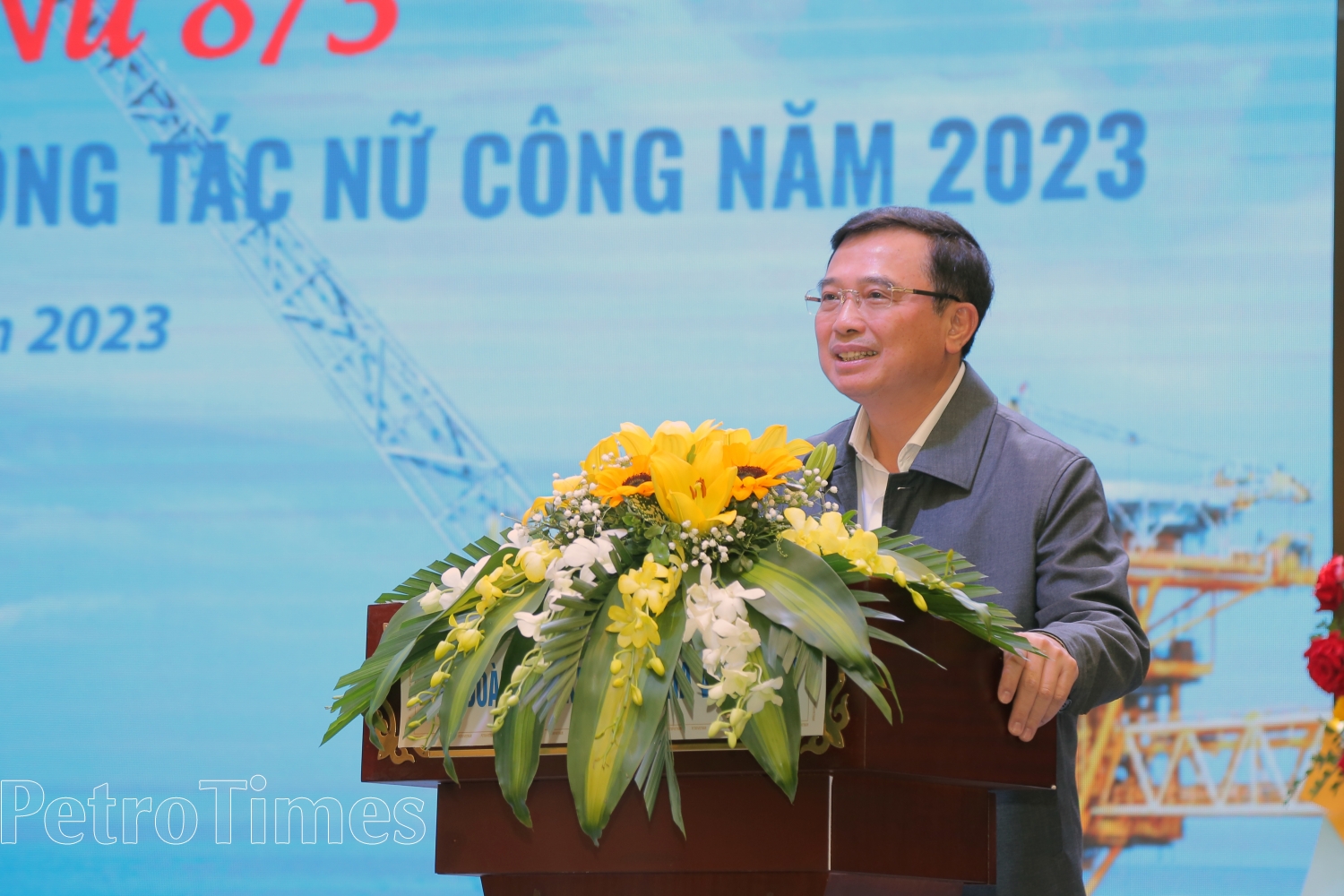 Xây dựng hình ảnh người phụ nữ Dầu khí trí tuệ, năng động, sáng tạo, nhân ái, nghĩa tình