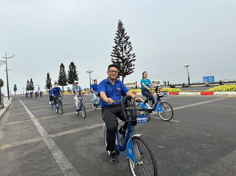 Tuổi trẻ Dầu khí đạp xe đạp hưởng ứng Tháng thanh niên 2023 với chủ đề “Sống hài hòa với thiên nhiên”