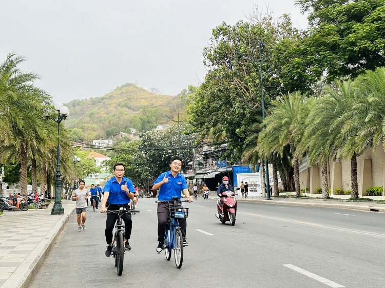 Tuổi trẻ Dầu khí đạp xe đạp hưởng ứng Tháng thanh niên 2023 với chủ đề “Sống hài hòa với thiên nhiên”