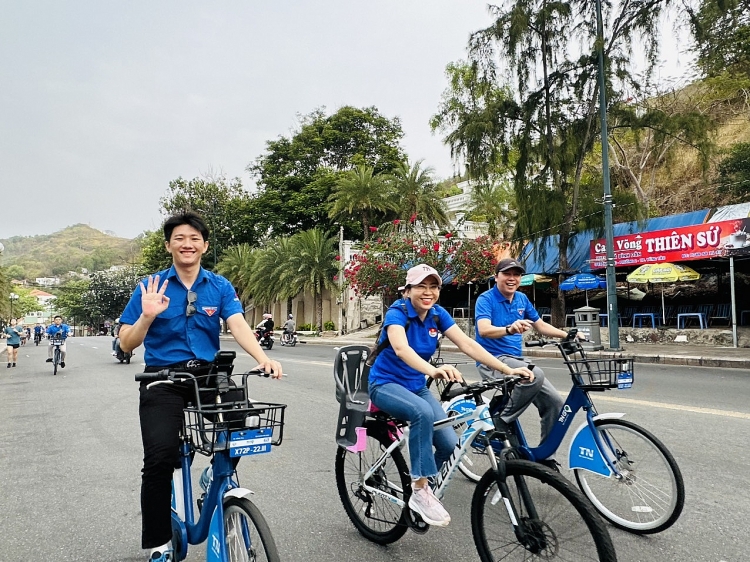 Tuổi trẻ Dầu khí đạp xe đạp hưởng ứng Tháng thanh niên 2023 với chủ đề “Sống hài hòa với thiên nhiên”