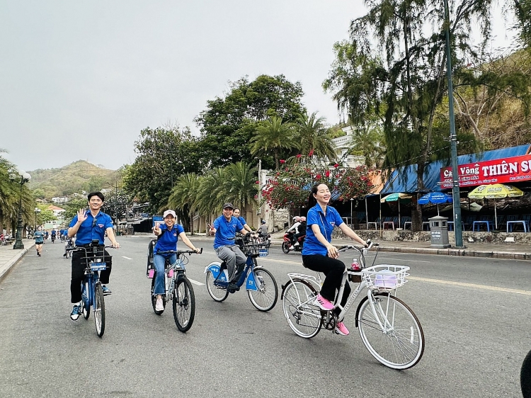 Tuổi trẻ Dầu khí đạp xe đạp hưởng ứng Tháng thanh niên 2023 với chủ đề “Sống hài hòa với thiên nhiên”