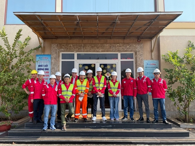 Đoàn công tác BSP tại Xưởng cơ khí của PV Drilling tại Vũng Tàu.