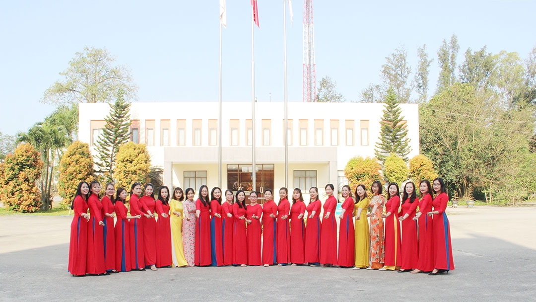 Phụ nữ DQS hưởng ứng Tuần lễ Áo dài năm 2023