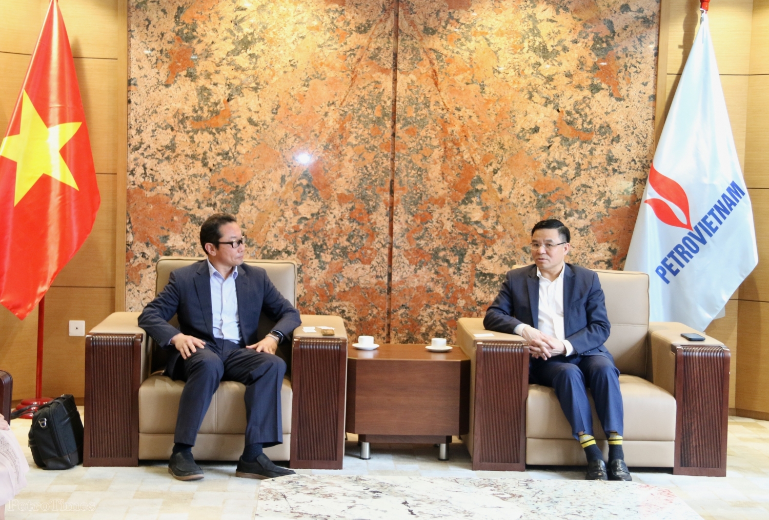 Tổng Giám đốc Petrovietnam Lê Mạnh Hùng tiếp Tổng Giám đốc Ban Năng lượng và Điện châu Á Marubeni Tổng Giám đốc Petrovietnam Lê Mạnh Hùng tiếp Tổng Giám đốc Ban Năng lượng và Điện châu Á Marubeni