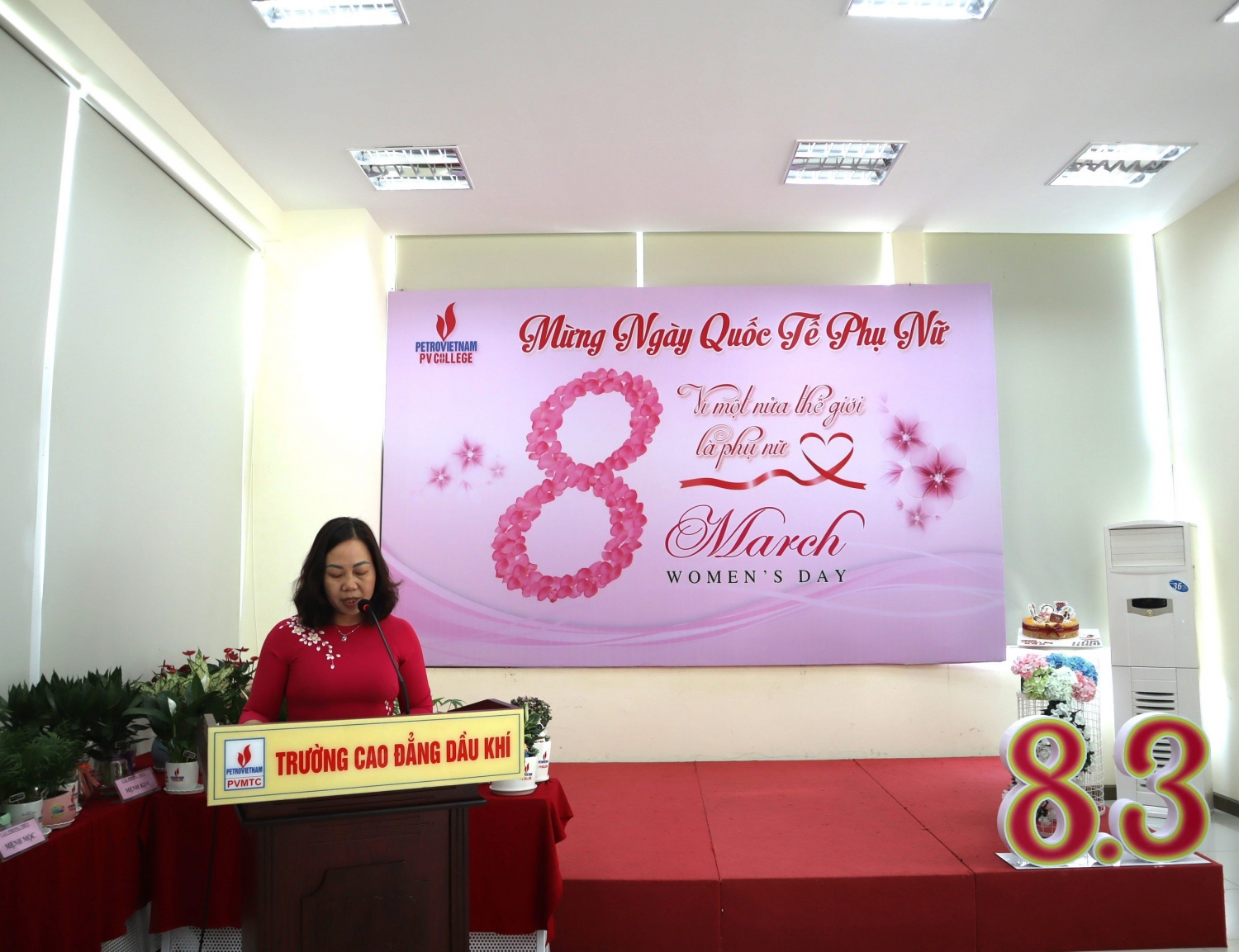 Những phụ nữ PVCOLLEGE 4 Những phụ nữ 4