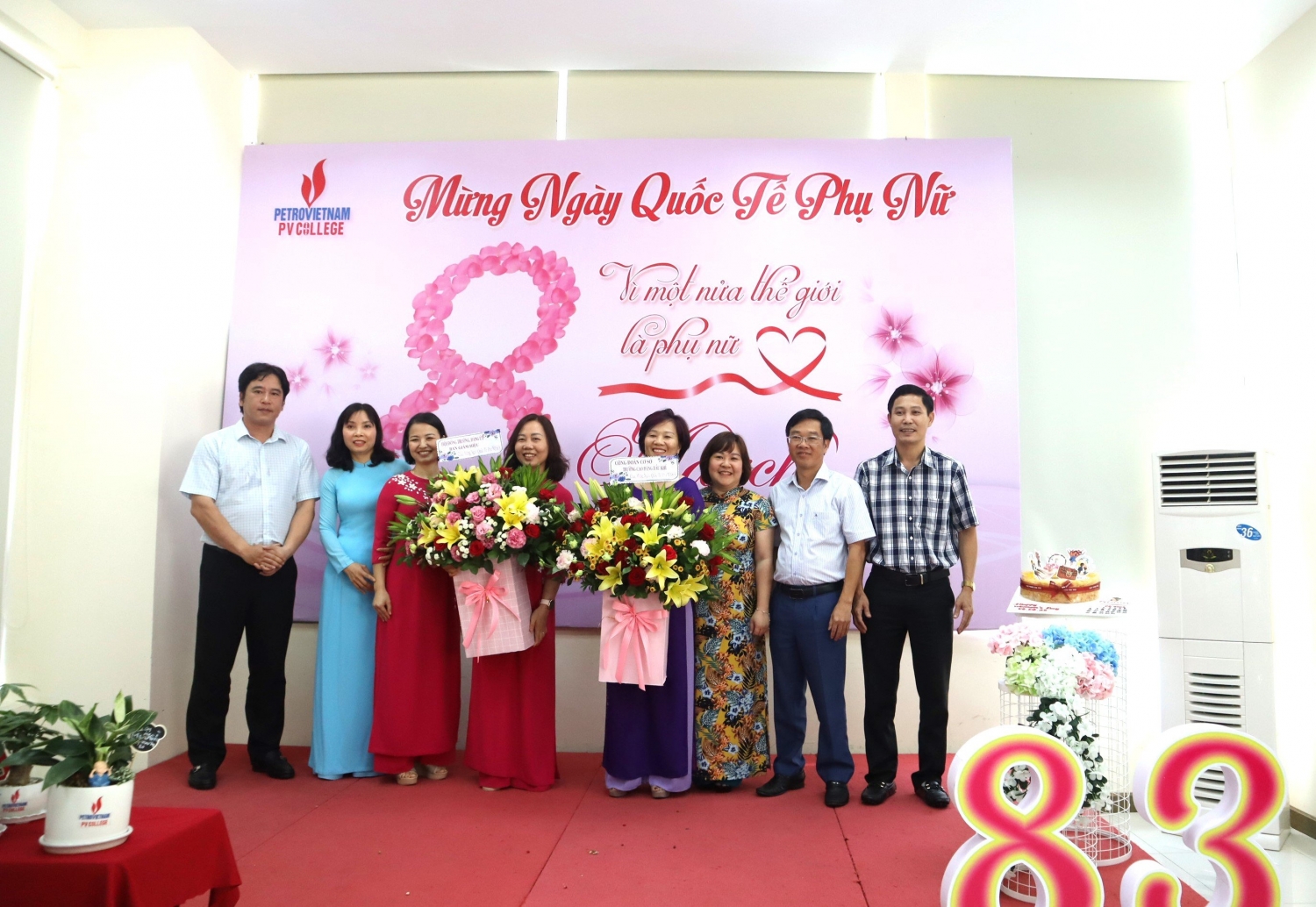 Những phụ nữ PVCOLLEGE 4 Những phụ nữ 4