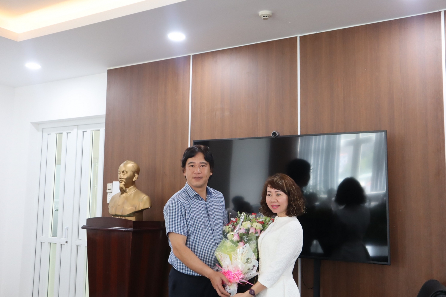 PVCOLLEGE công bố và trao quyết định về công tác cán bộ