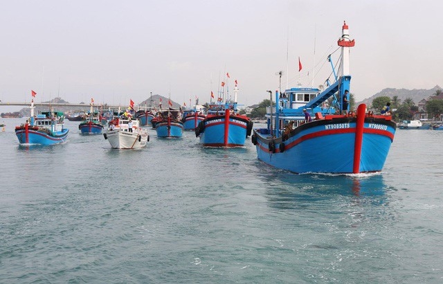 Chuyển đổi một số nghề khai thác hải sản ảnh hưởng đến nguồn lợi và môi trường sinh thái Chuyển đổi một số nghề khai thác hải sản ảnh hưởng đến nguồn lợi và môi trường sinh thái