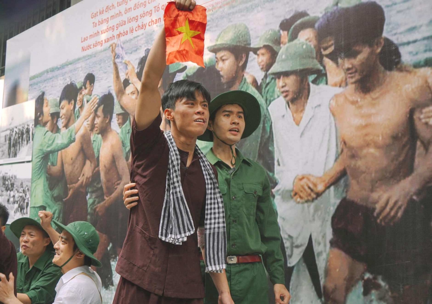 “Phút hồi sinh” của các chiến sĩ cách mạng bị địch bắt, tù đày “Phút hồi sinh” của các chiến sĩ cách mạng bị địch bắt, tù đày