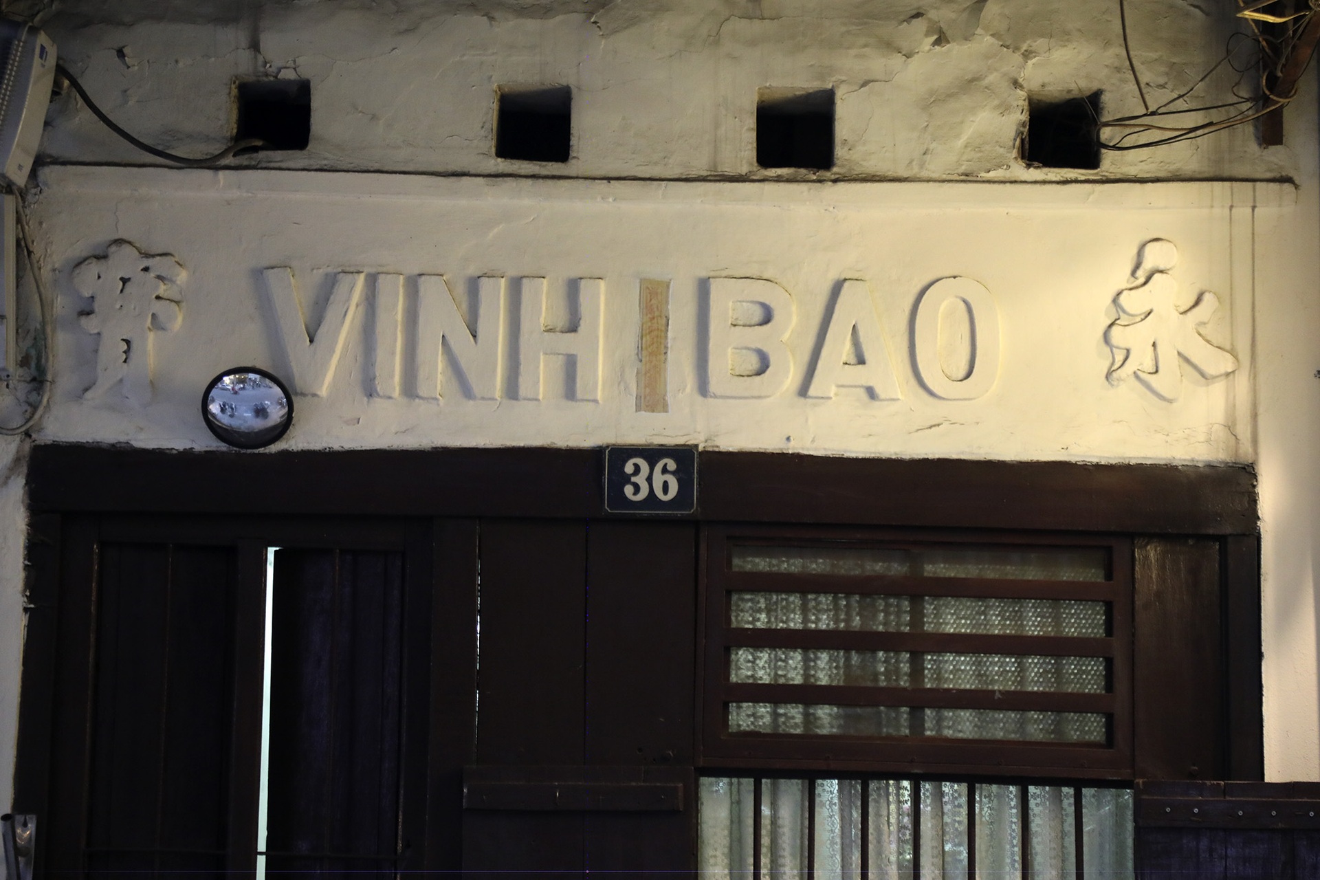 Những biển hiệu vang bóng một thời trên phố cổ Hà Nội - 6