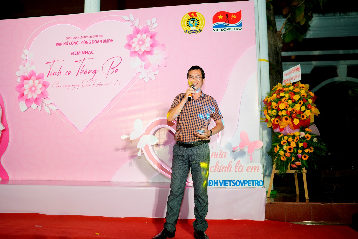 Ban nữ công BMĐH Vietsovpetro: Tổ chức Đêm nhạc “Tình ca tháng 3”