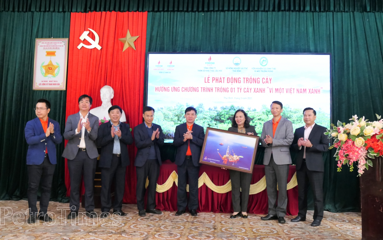 PVEP tài trợ 50.000 cây xanh rừng phòng hộ ven biển cho tỉnh Thái Bình