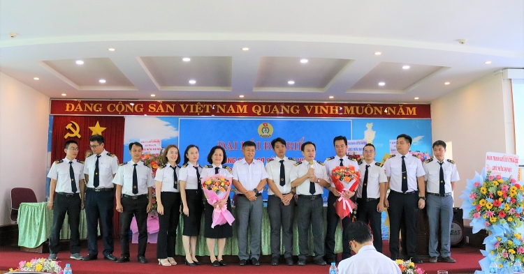 Công đoàn XN Vận tải biển và Công tác lặn Vietsovpetro tổ chức thành công Đại hội lần thứ XIII