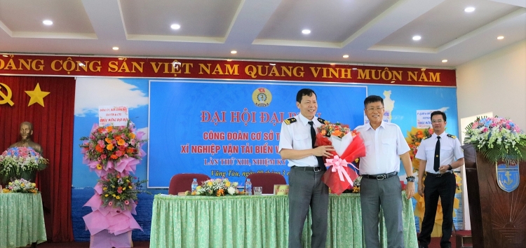 Công đoàn XN Vận tải biển và Công tác lặn Vietsovpetro tổ chức thành công Đại hội lần thứ XIII