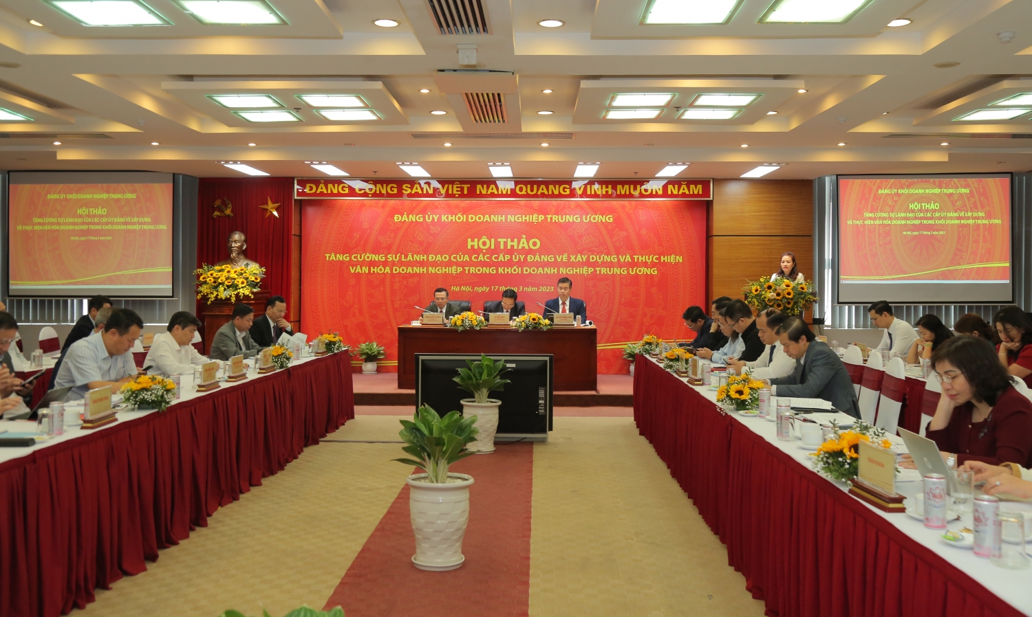 Đẩy mạnh việc xây dựng văn hóa doanh nghiệp thông qua văn bản, nghị quyết của Đảng ủy