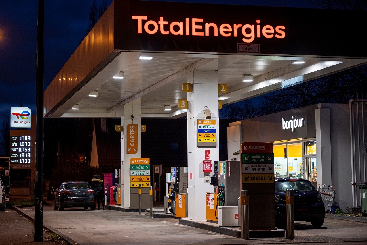 Vì sao TotalEnergies bán 1.600 trạm xăng dầu ở châu Âu?