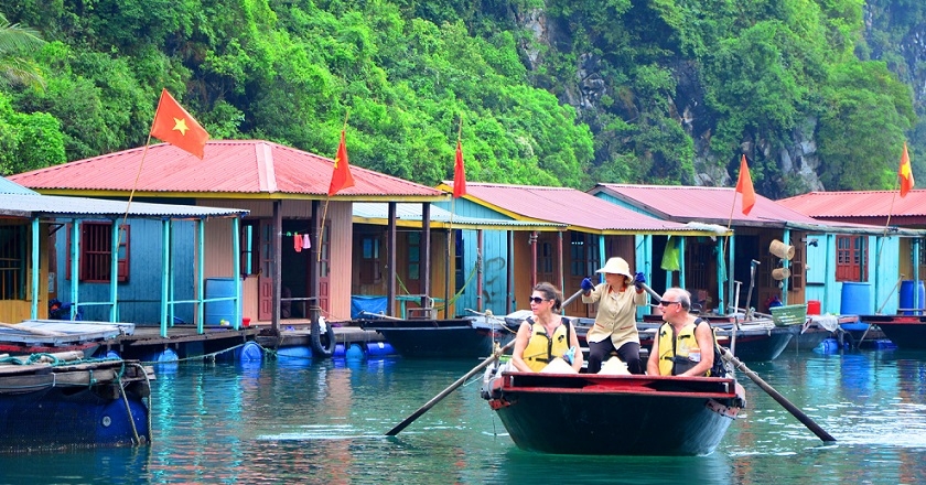 Làng chài Cửa Vạn - Ốc đảo xanh trong lòng di sản Làng chài Cửa Vạn -