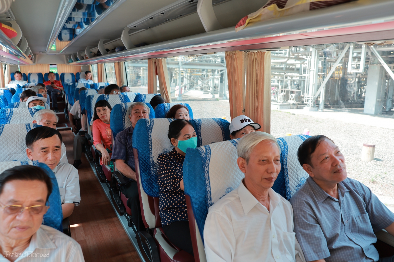 PVFCCo gặp mặt cán bộ lãnh đạo Ban QLDA Nhà máy, cán bộ hưu trí nhân kỷ niệm 20 năm thành lập PVFCCo gặp mặt cán bộ lãnh đạo Ban QLDA Nhà máy, cán bộ hưu trí nhân kỷ niệm 20 năm thành lập