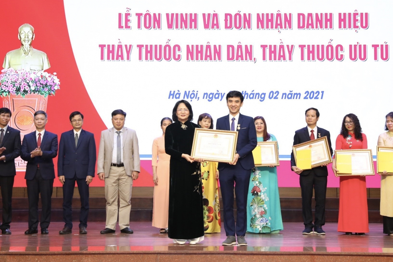 Thành lập Hội đồng cấp Nhà nước xét tặng danh hiệu “Thầy thuốc Nhân dân”, “Thầy thuốc Ưu tú” lần thứ 14 Thành lập Hội đồng cấp Nhà nước xét tặng danh hiệu “Thầy thuốc Nhân dân”, “Thầy thuốc Ưu tú” lần thứ 14