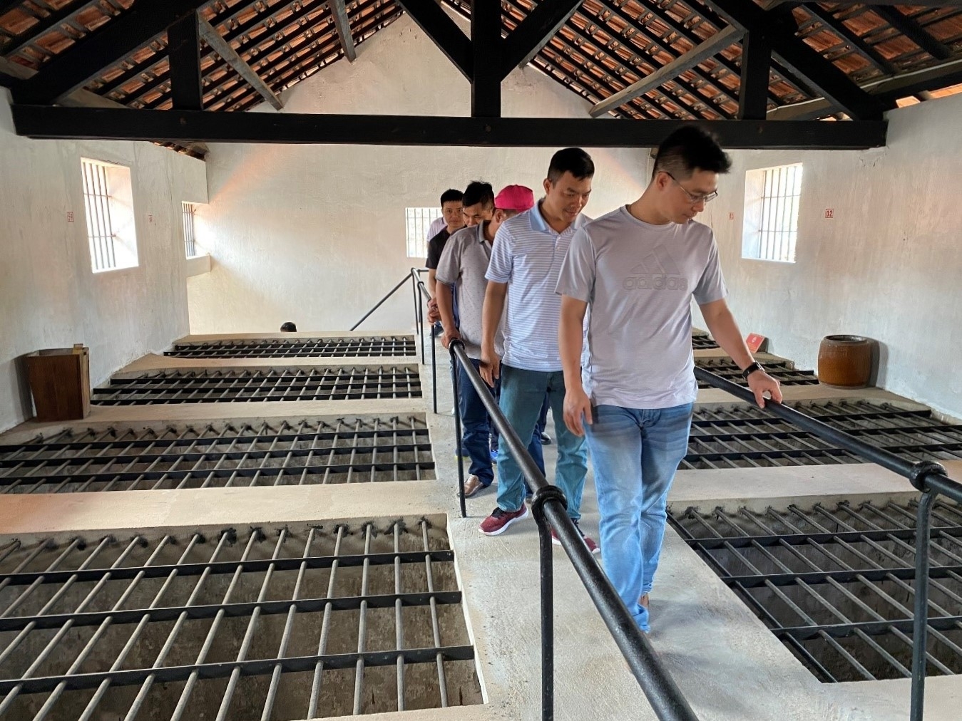 Chi bộ Giàn nén khí mỏ Rồng tổ chức Hành trình về nguồn – Côn Đảo bản hùng ca bất diệt