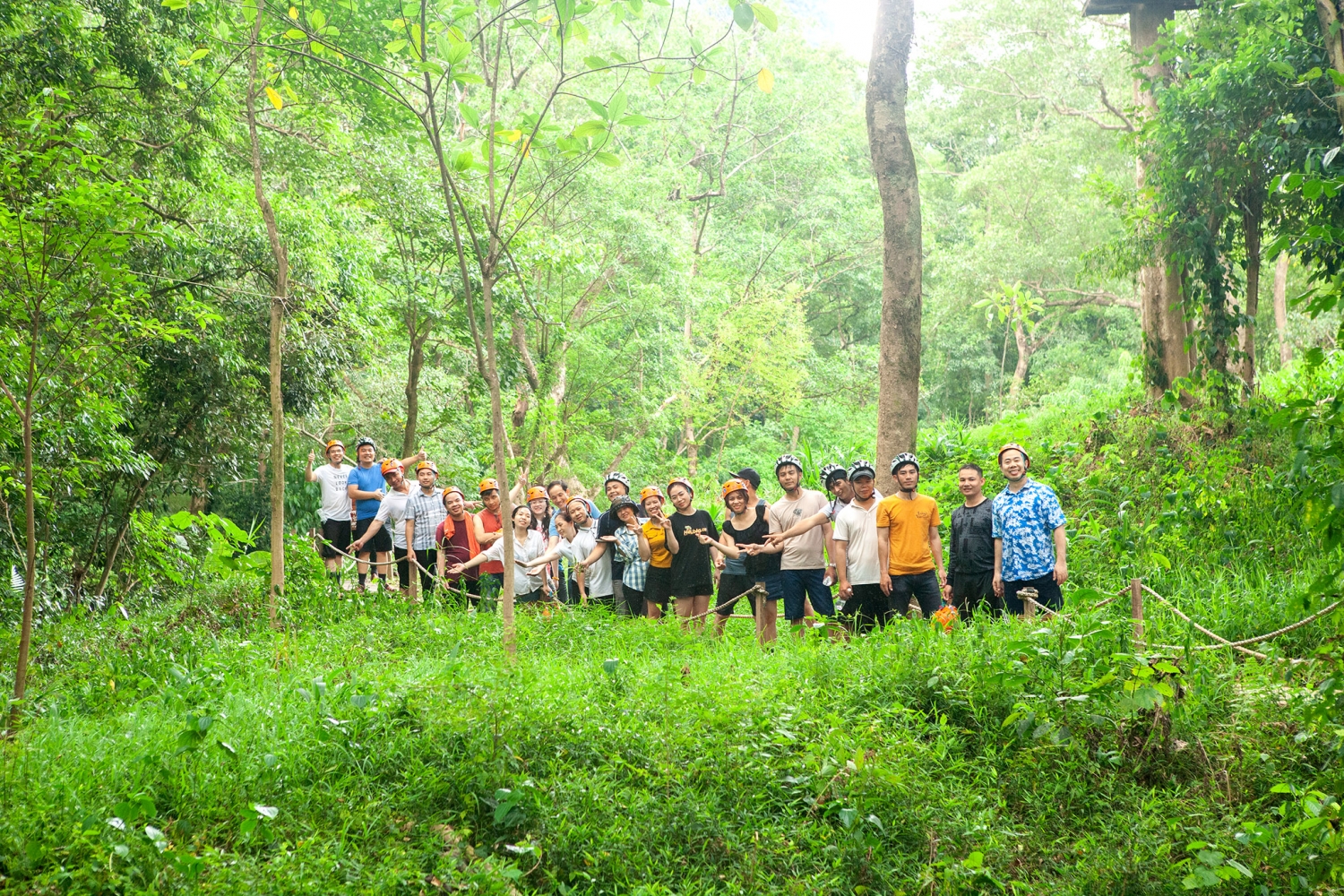 Trải nghiệm các trò chơi trên cây và hoạt động qua đêm tại OZO Park