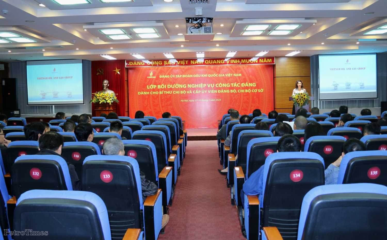 Khai giảng lớp bồi dưỡng nghiệp vụ công tác Đảng cho Bí thư chi bộ và cấp ủy viên cơ sở năm 2023 tại khu vực thành phố Hà Nội