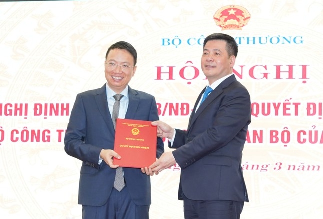 Ra mắt ban lãnh đạo Ủy ban Cạnh tranh quốc gia