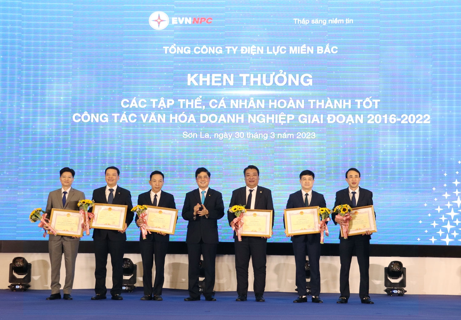 EVNNPC là điểm sáng về triển khai văn hóa doanh nghiệp trong EVN