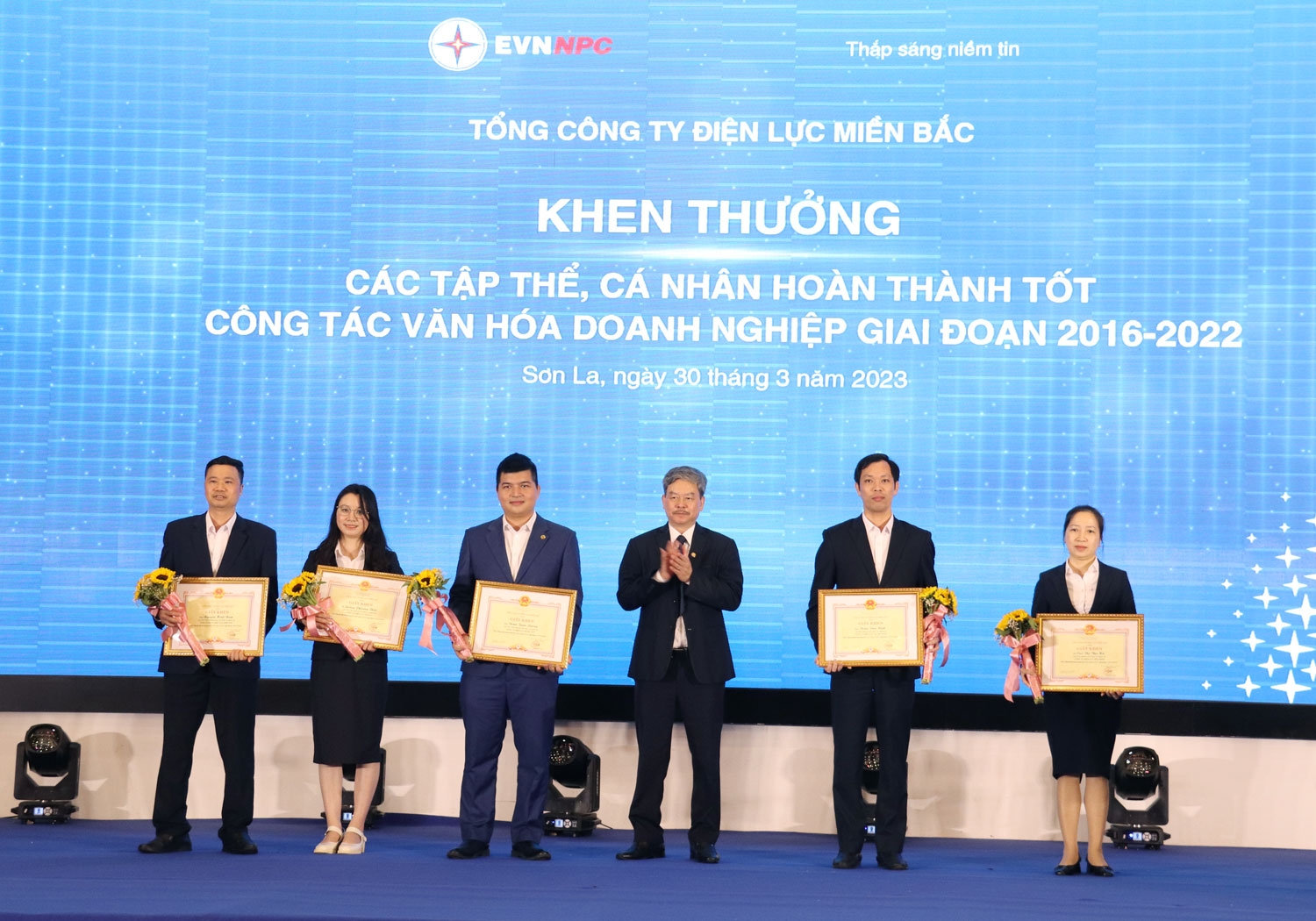 EVNNPC là điểm sáng về triển khai văn hóa doanh nghiệp trong EVN