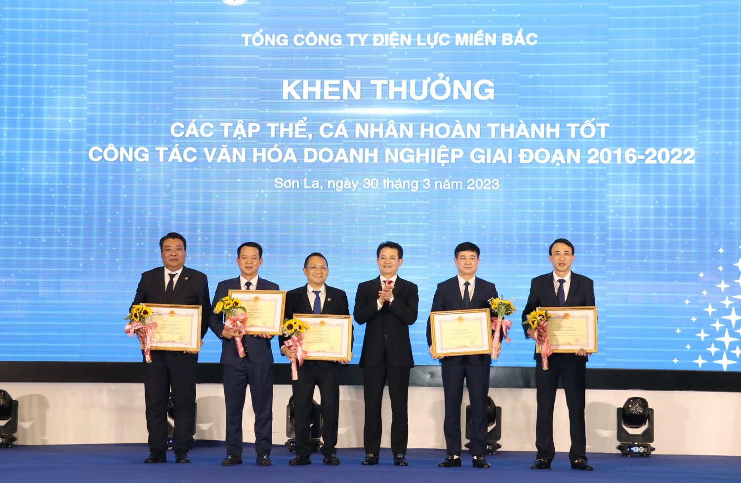 EVNNPC là điểm sáng về triển khai văn hóa doanh nghiệp trong EVN