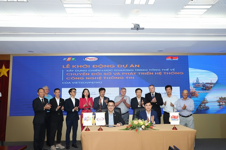Vietsovpetro tổ chức Lễ Khởi động dự án xây dựng chiến lược tổng thể về chuyển đổi số và phát triển hạ tầng công nghệ thông tin Vietsovpetro khởi động dự án xây dựng chiến lược tổng thể về chuyển đổi số và phát triển hạ tầng CNTT