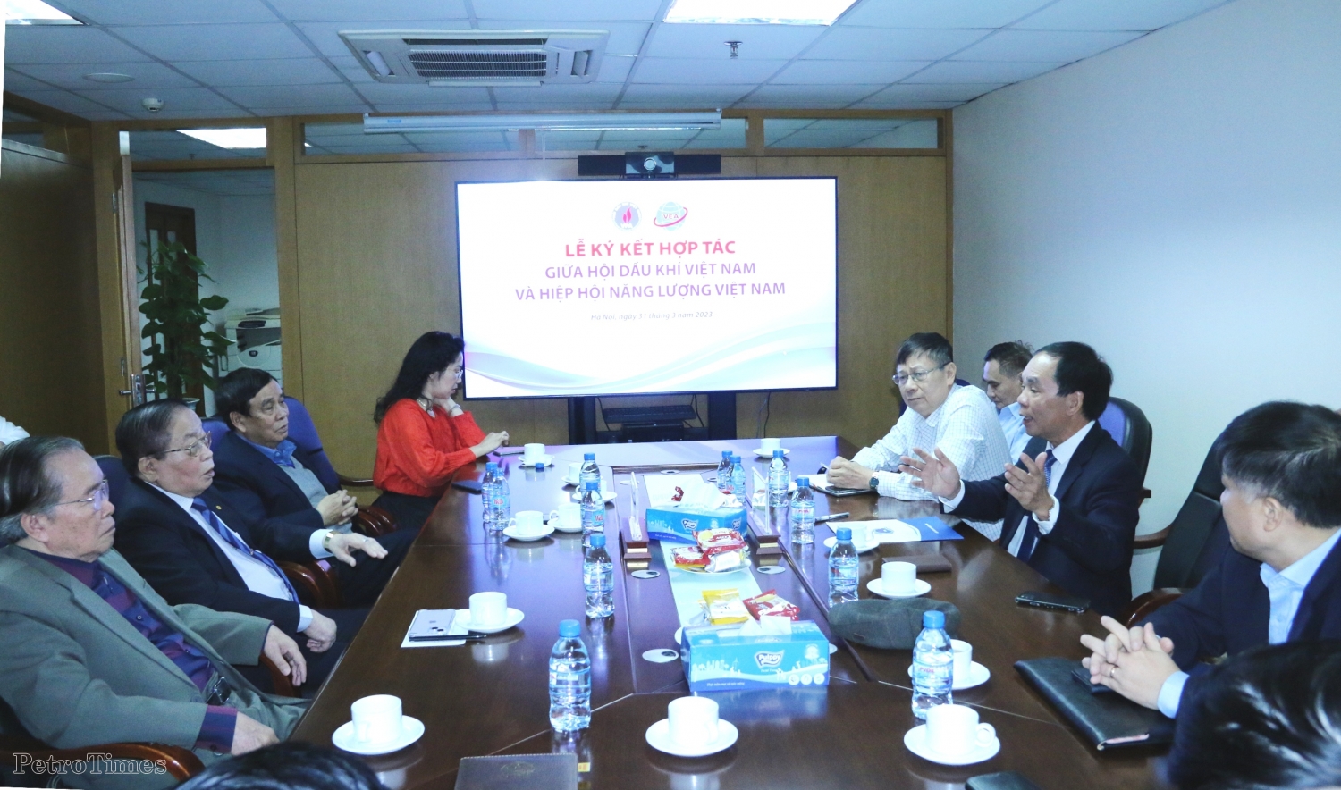 Hội Dầu khí Việt Nam và Hiệp hội Năng lượng Việt Nam ký kết thỏa thuận hợp tác