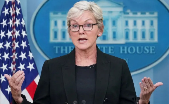 Chính quyền Biden thúc đẩy hồi sinh năng lượng bằng các dự án năng lượng sạch