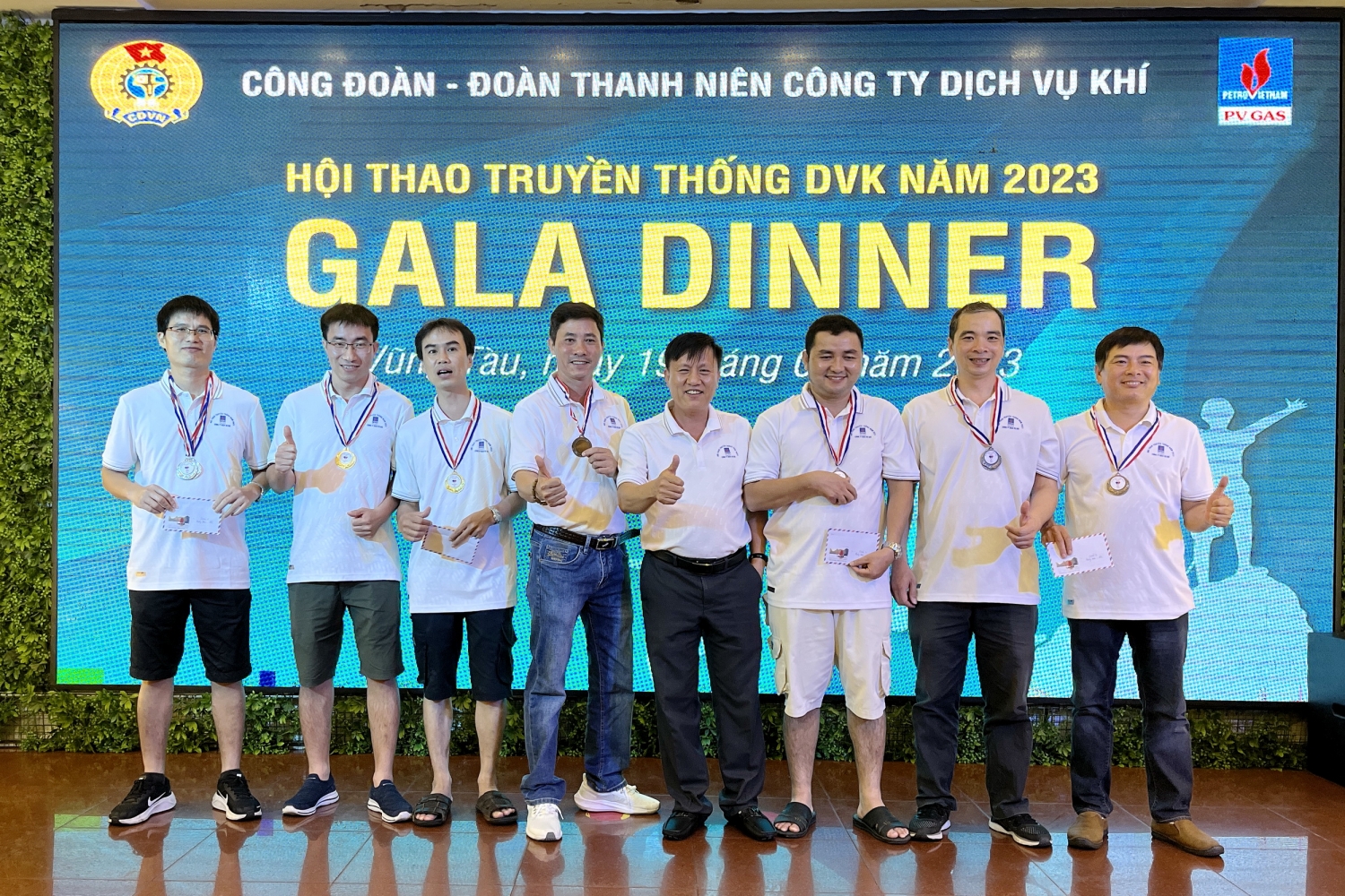 Trao giải cho các vận động viên Trao giải cho các vận động viên