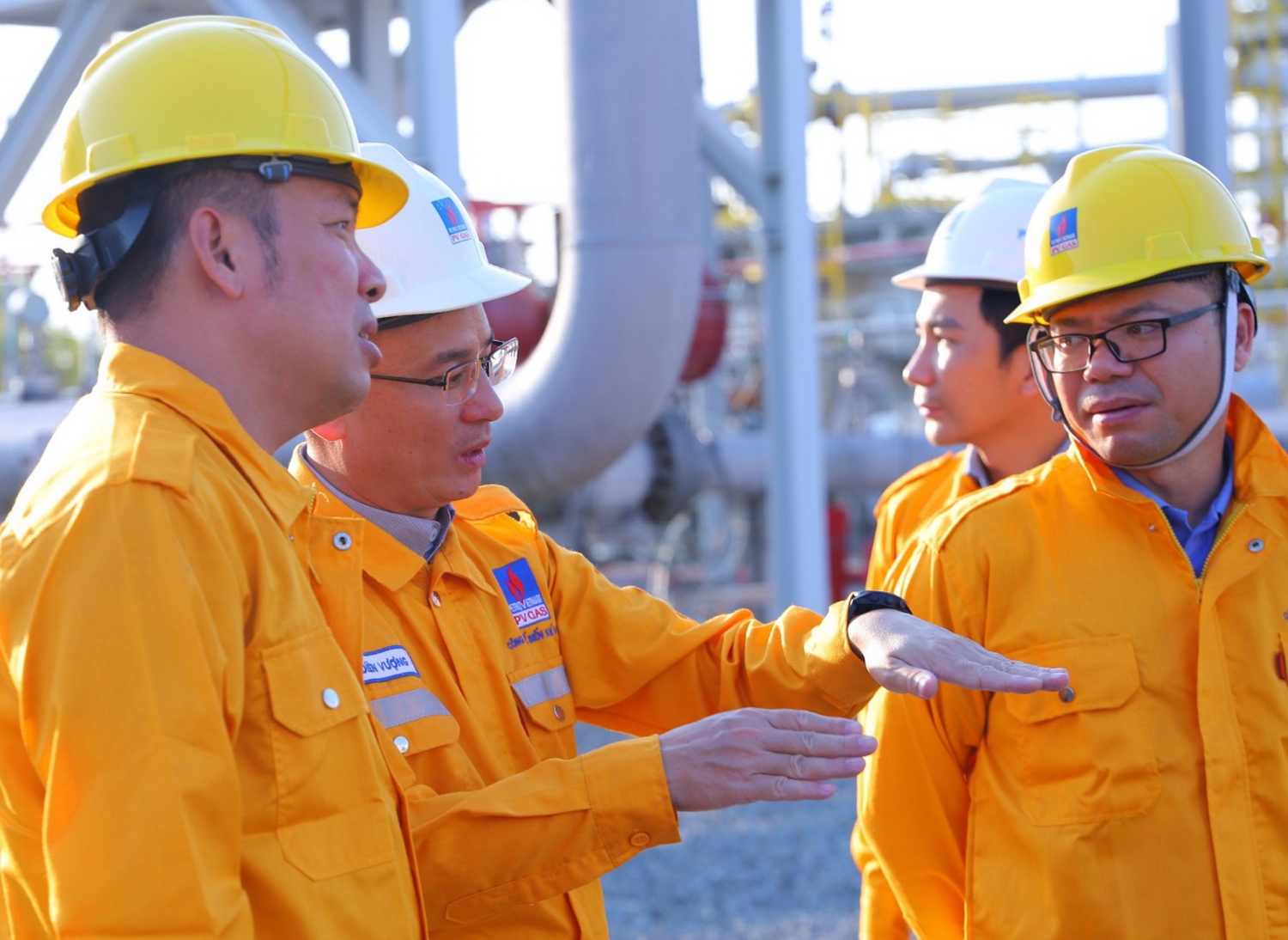 Phó giám đốc Công ty Chế biến Khí Vũng Tàu Hồ Diên Vượng trả lời các câu hỏi về công tác quản lý vận hành GPP Phó giám đốc Công ty Chế biến Khí Vũng Tàu Hồ Diên Vượng trả lời các câu hỏi về công tác quản lý vận hành GPP