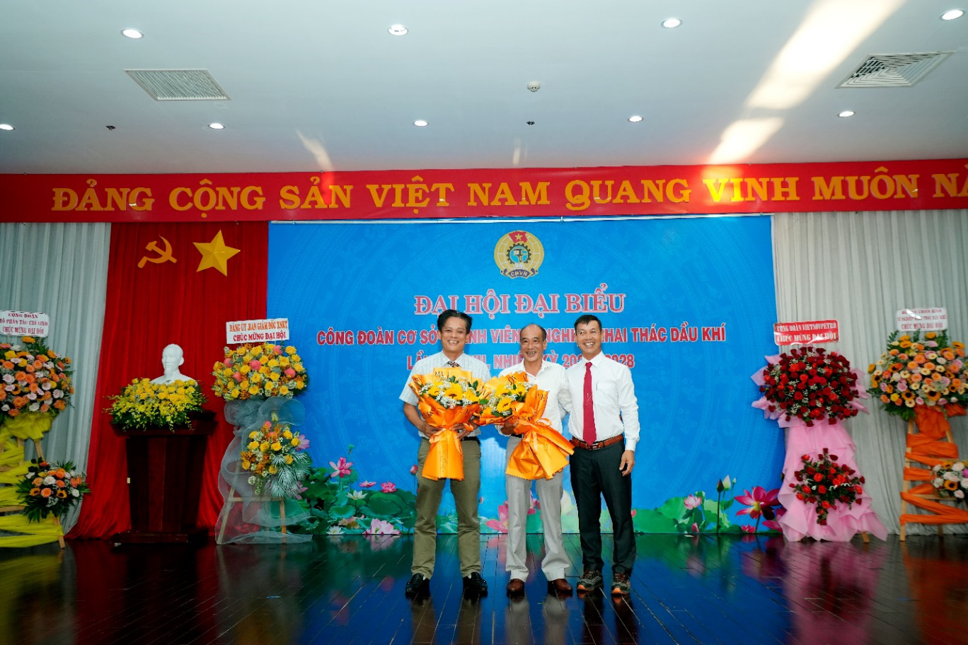 Công Đoàn Xí nghiệp Khai thác dầu khí Vietsovpetro: Tiếp tục phát huy thế mạnh trong nhiệm kỳ mới Công đoàn Xí nghiệp Khai thác Dầu khí Vietsovpetro: Tiếp tục phát huy thế mạnh trong nhiệm kỳ mới