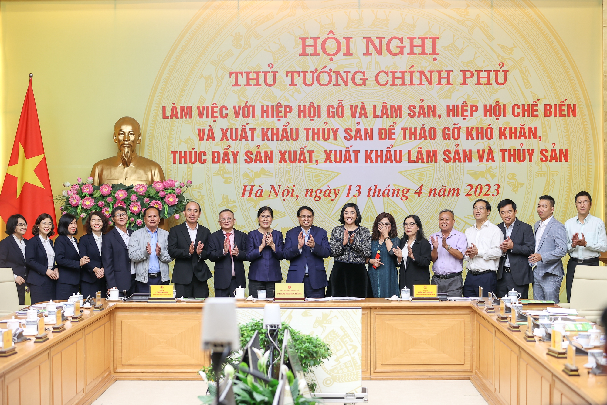 Thủ tướng: Hỗ trợ thực chất để thủy sản, lâm sản đạt 27,5 tỷ USD xuất khẩu